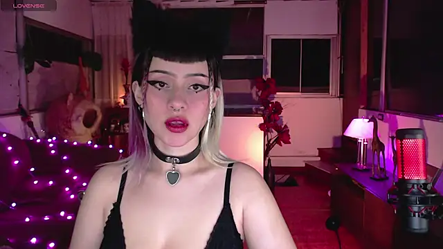 Snapshot of Aquamarinebubble chatting on January 28, 2025, 2:11 am Aquamarinebubble online show from January 28, 2025, 2:11 am