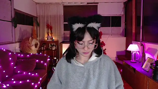 Snapshot of Aquamarinebubble chatting on October 29, 2025, 2:25 am Aquamarinebubble online show from October 29, 2025, 2:25 am