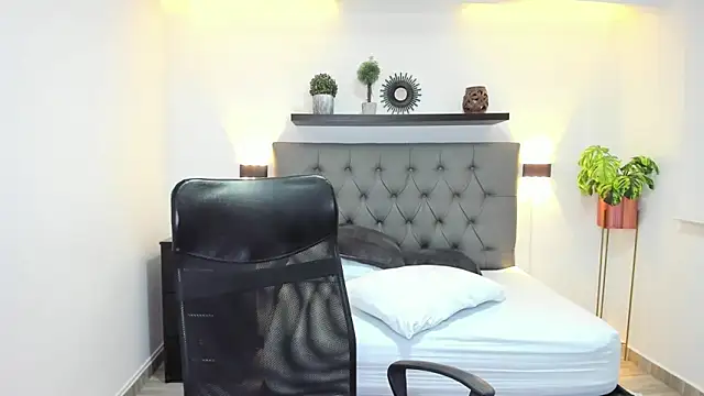 isabella florez online show from January 15, 2025, 6:08 pm