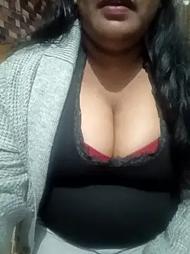 rekhabb123 online show from January 12, 2026, 10:09 am