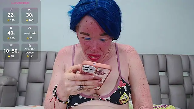 Kittywhiteass online show from October 25, 2025, 4:31 am