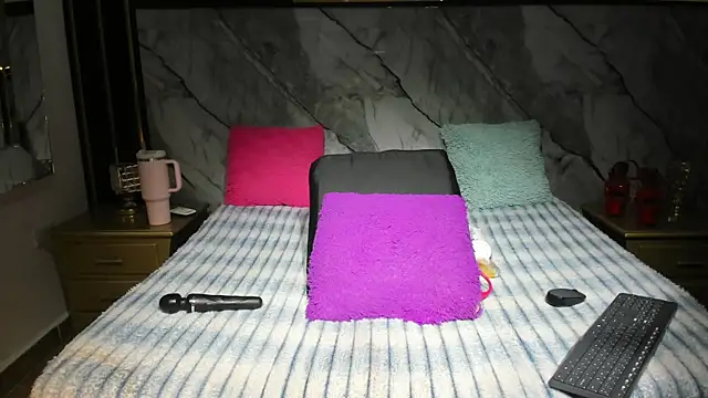 Niyirey1 online show from September 23, 2025, 12:19 pm