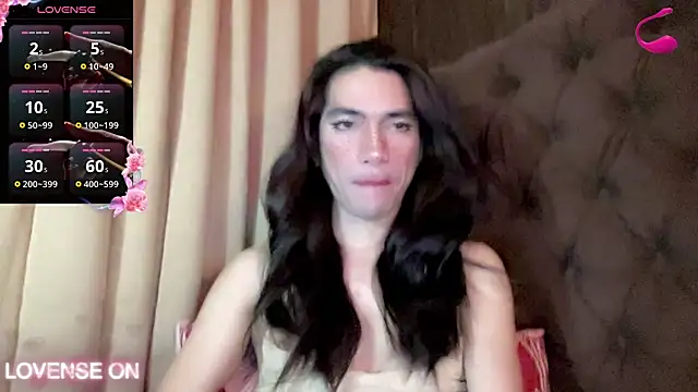 Snapshot of QUEEN_LILITH chatting on June 18, 2026, 6:35 am QUEEN LILITH online show from June 18, 2026, 6:35 am