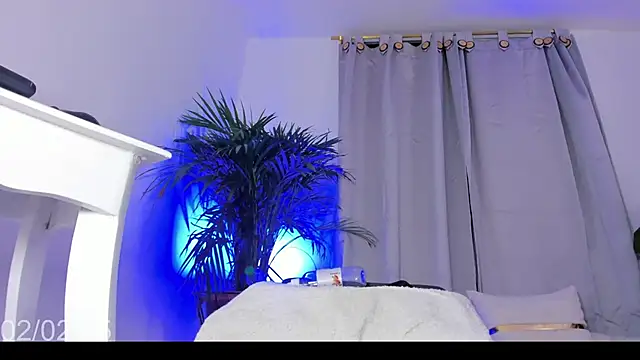 Coral Princex online show from February 3, 2025, 12:47 am