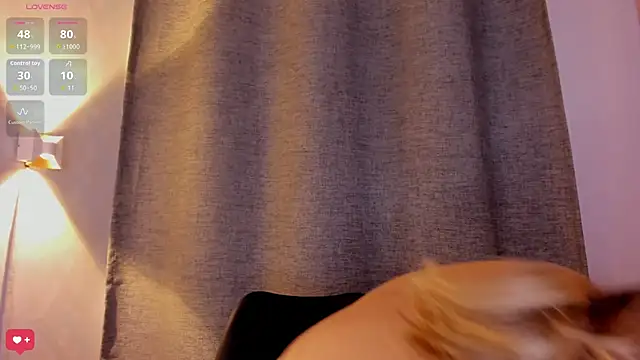 Assh lee  online show from October 16, 2025, 1:12 pm