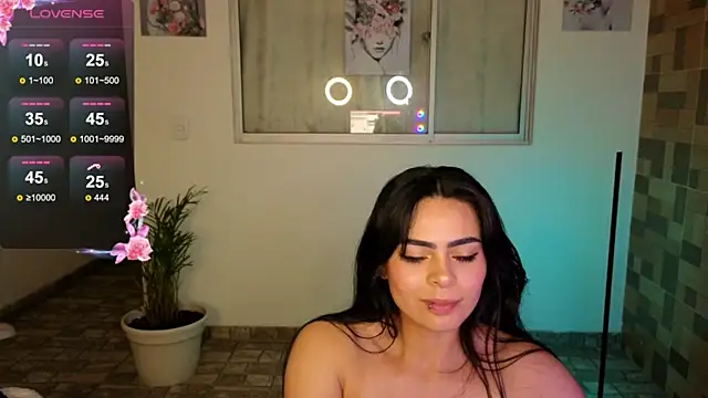 sexyladyy  online show from February 13, 2025, 2:09 pm