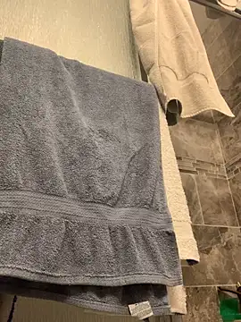 Snapshot of KcCumz19 chatting on December 21, 2025, 10:28 pm KcCumz19 online show from December 21, 2025, 10:28 pm