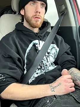 Snapshot of KcCumz19 chatting on January 5, 2026, 6:44 pm KcCumz19 online show from January 5, 2026, 6:44 pm