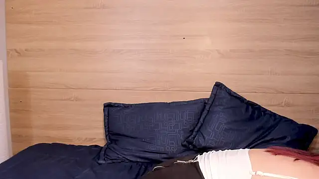 madelaine blosson online show from February 16, 2026, 12:23 pm