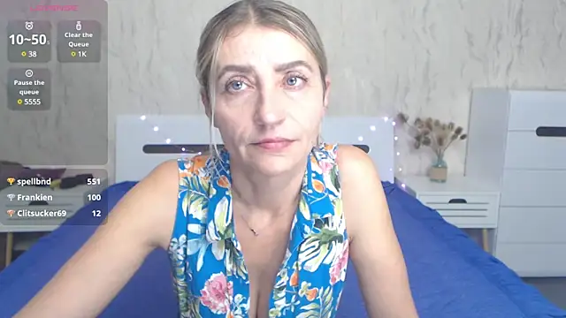ZoeGrant online show from December 24, 2024, 10:06 pm