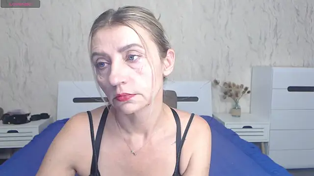ZoeGrant online show from December 26, 2024, 7:05 pm