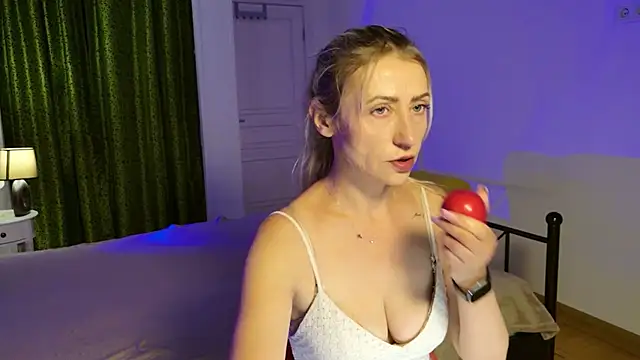 ZoeGrant online show from May 12, 2026, 5:32 pm