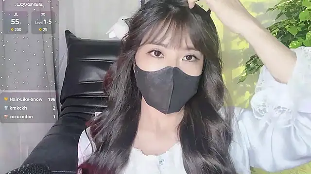 Mya Lee online show from December 5, 2024, 6:55 pm