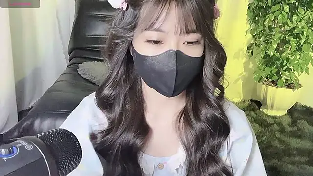 Mya Lee online show from December 8, 2024, 7:43 pm