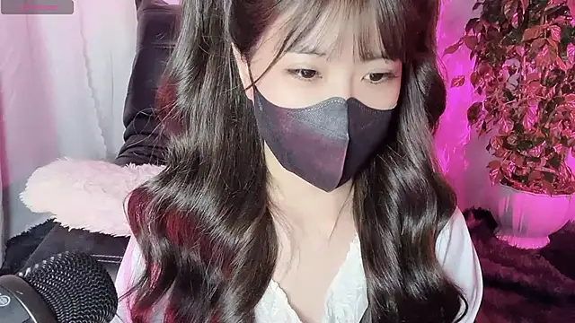 Mya Lee online show from December 10, 2024, 7:11 pm