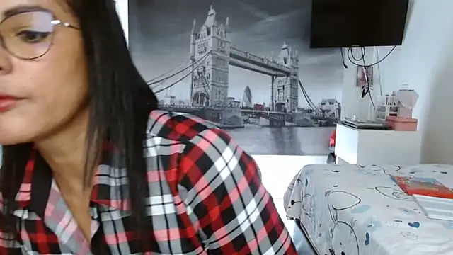 kateleyagrey online show from January 28, 2025, 9:08 pm