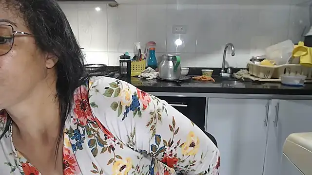 kateleyagrey online show from September 26, 2025, 1:15 pm