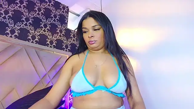 Snapshot of DeniseMoca chatting on March 4, 2025, 7:43 pm DeniseMoca online show from March 4, 2025, 7:43 pm