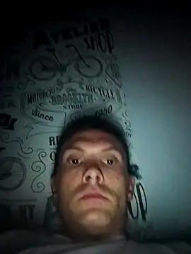 liderek83 online show from November 4, 2025, 3:05 am
