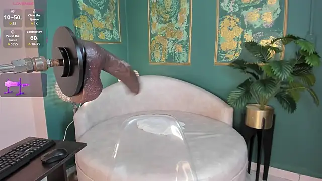 SofiaRousel online show from April 15, 2026, 12:28 am