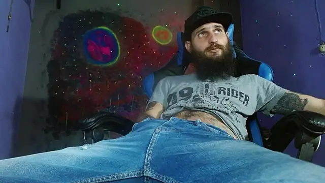 Tatted21xxx online show from February 18, 2025, 2:05 am