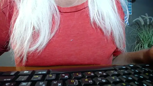 BlondyLeeBest online show from October 5, 2025, 7:01 pm