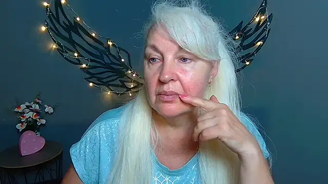 BlondyLeeBest online show from July 14, 2026, 6:57 pm