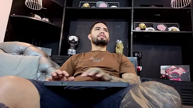 matteosantos online show from December 17, 2025, 11:27 am