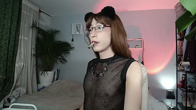 NicoleCortez online show from October 3, 2025, 1:35 am