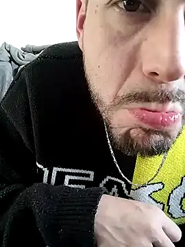 LoGaNfree88 online show from February 5, 2025, 1:44 pm