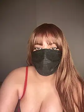 Amber-Queen online show from January 3, 2025, 11:44 pm