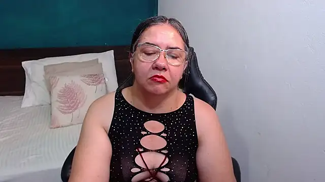 scaelettdubois online show from November 15, 2025, 11:10 pm