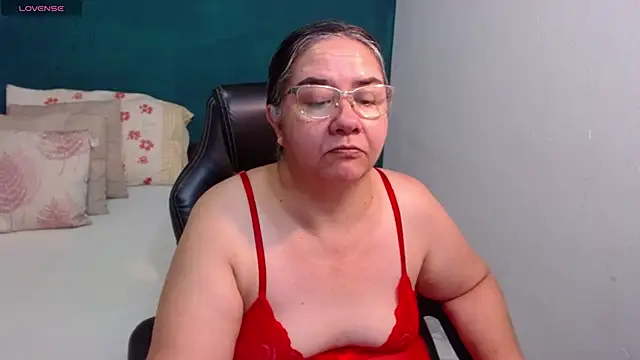 scaelettdubois online show from April 7, 2026, 1:50 am