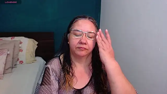 Snapshot of scaelettdubois chatting on May 26, 2026, 2:18 am scaelettdubois online show from May 26, 2026, 2:18 am