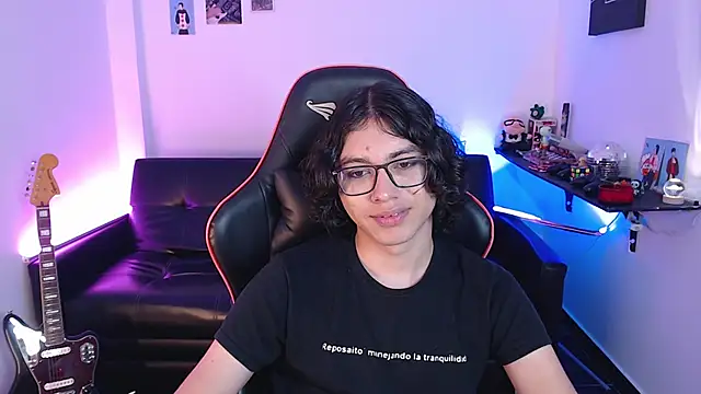 Snapshot of malik_harrison__ chatting on December 9, 2024, 5:52 pm malik harrison online show from December 9, 2024, 5:52 pm