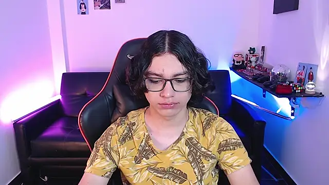 Snapshot of malik_harrison__ chatting on December 17, 2024, 2:44 pm malik harrison online show from December 17, 2024, 2:44 pm