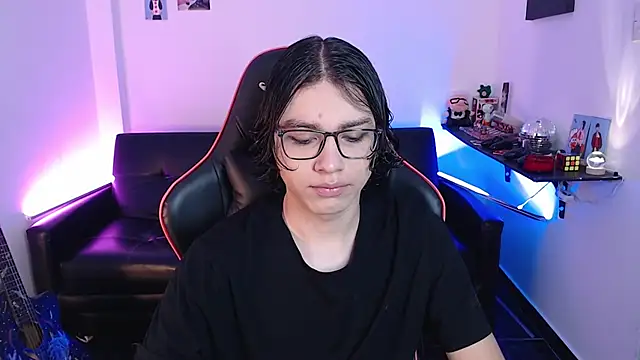 Snapshot of malik_harrison__ chatting on December 23, 2024, 2:50 pm malik harrison online show from December 23, 2024, 2:50 pm