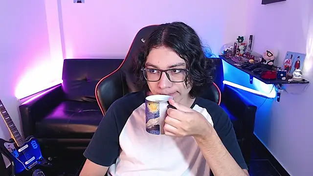 Snapshot of malik_harrison__ chatting on January 7, 2025, 3:12 pm malik harrison online show from January 7, 2025, 3:12 pm