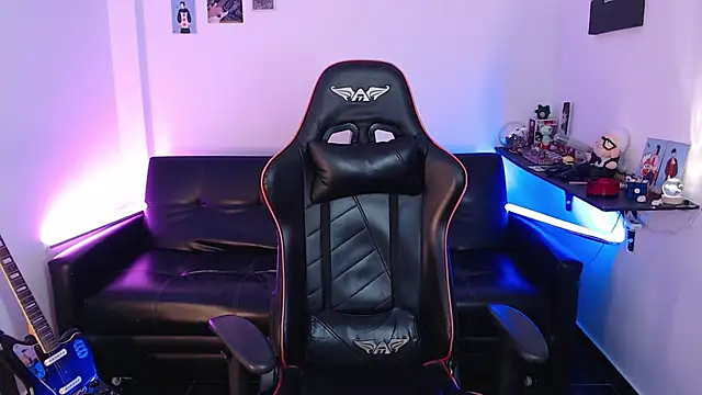 Snapshot of malik_harrison__ chatting on January 8, 2025, 2:35 pm malik harrison online show from January 8, 2025, 2:35 pm