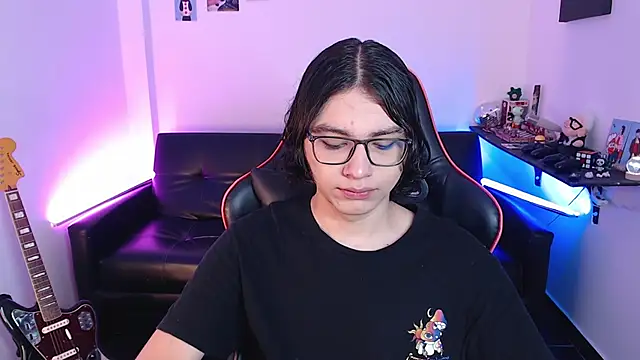 Snapshot of malik_harrison__ chatting on January 16, 2025, 1:36 pm malik harrison online show from January 16, 2025, 1:36 pm