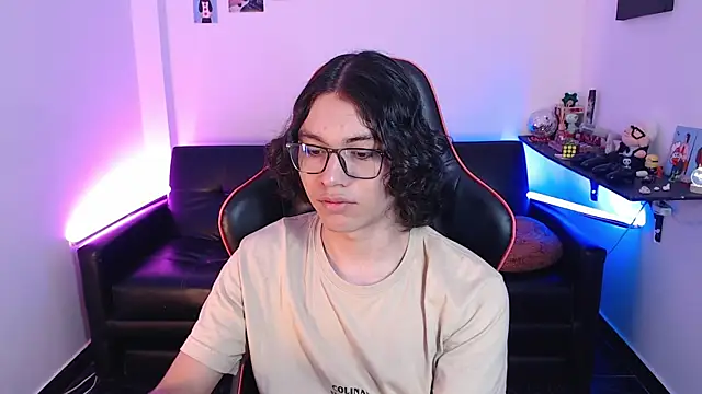 Snapshot of malik_harrison__ chatting on February 3, 2025, 5:24 pm malik harrison online show from February 3, 2025, 5:24 pm