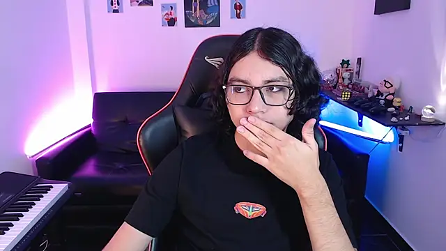 Snapshot of malik_harrison__ chatting on February 7, 2025, 1:43 pm malik harrison online show from February 7, 2025, 1:43 pm