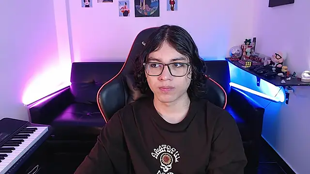 Snapshot of malik_harrison__ chatting on February 14, 2025, 3:26 pm malik harrison online show from February 14, 2025, 3:26 pm