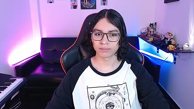 Snapshot of malik_harrison__ chatting on February 19, 2025, 2:01 pm malik harrison online show from February 19, 2025, 2:01 pm