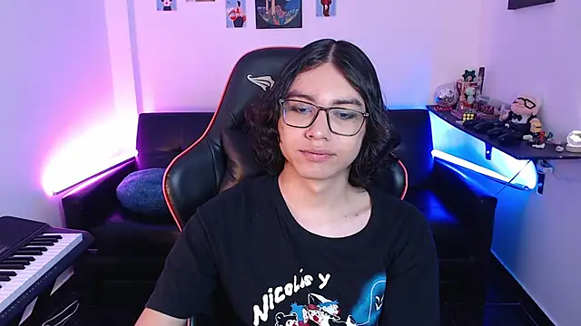 Snapshot of malik_harrison__ chatting on February 25, 2025, 5:04 pm malik harrison online show from February 25, 2025, 5:04 pm