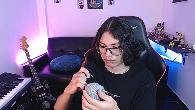 Snapshot of malik_harrison__ chatting on March 5, 2025, 6:12 pm malik harrison online show from March 5, 2025, 6:12 pm