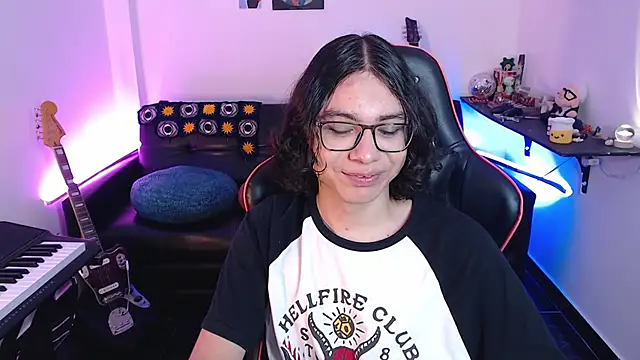 Snapshot of malik_harrison__ chatting on March 15, 2025, 6:54 pm malik harrison online show from March 15, 2025, 6:54 pm