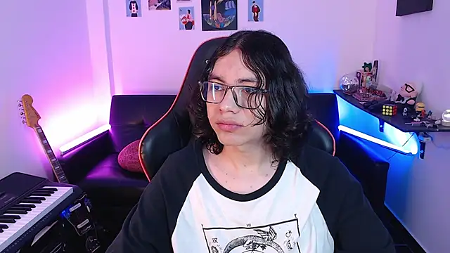 Snapshot of malik_harrison__ chatting on March 18, 2025, 3:31 pm malik harrison online show from March 18, 2025, 3:31 pm