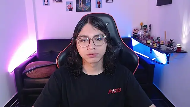 Snapshot of malik_harrison__ chatting on October 31, 2025, 3:57 pm malik harrison online show from October 31, 2025, 3:57 pm