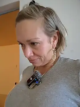 Snapshot of sexymarilyncolombia chatting on March 4, 2026, 2:56 pm sexymarilyncolombia online show from March 4, 2026, 2:56 pm